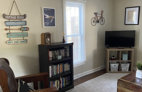 Brights Grove Cottage | Cozy cottage within Sarnia Lambton in the heart of Brights Grove