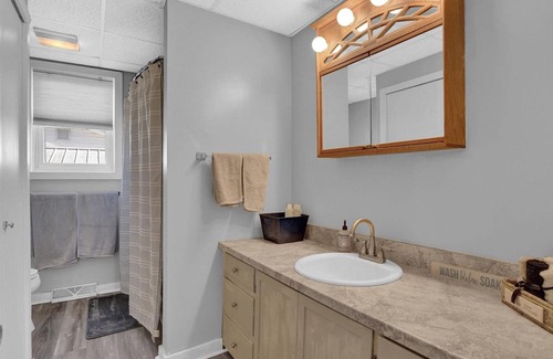 Highspire House | Harrisburg Hershey Home: Pet-Friendly Retreat with Spa