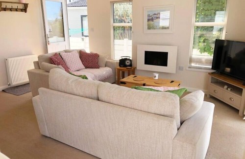 Mynytho Ski Chalet | Stunning 3-Bed Chalet in Abersoch