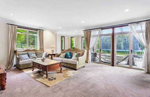 Whitford House | Tranquil Countryside Estate with Ocean Views and Pool