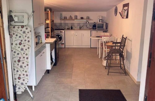 Huille Apartment | Cozy Studio with Garden & Terrace in Durtal for 3 Guests