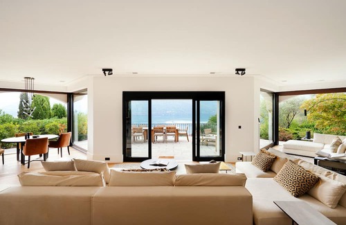 Mezzegra Villa | Inviting Villa Aede with Pool & Ocean Views for Your Getaway