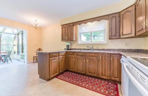 Elora House | Riverside Retreat Minutes from Downtown Elora - Family Friendly!