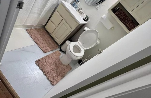 Brown Deer House | Cozy 3 Bedroom Retreat with Spa in Brown Deer