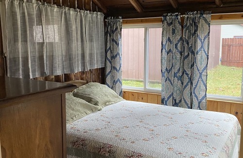 Mio Cabin | Charming Log Cabin Retreat: Ideal for Outdoor Adventures