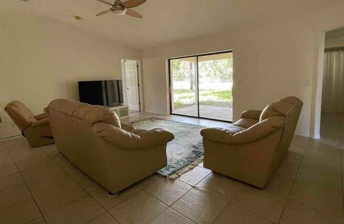 Braden River Apartment | 4 Bedroom 830873 by Houzlet