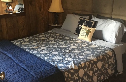 Leeds and the Thousand Islands Cottage | Tranquil Escape at Peace & Tranquility on Lyndhurst Lake