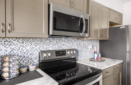 Lake Bentley Apartment | Cozy Secluded Condo with Lake View and Spa Amenities