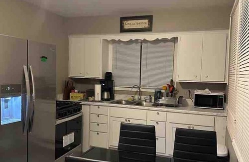 Midway House | Convenient Midway Hotel in the Heart of Twin Cities
