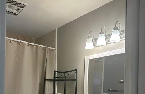 Midway House | Convenient Midway Hotel in the Heart of Twin Cities