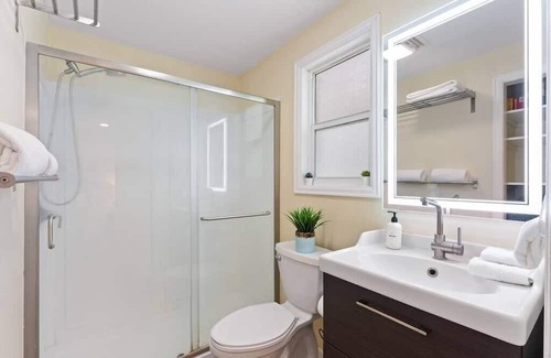 Dollar Corner House | Ideal Family Home Near PDX with Pet-Friendly Amenities