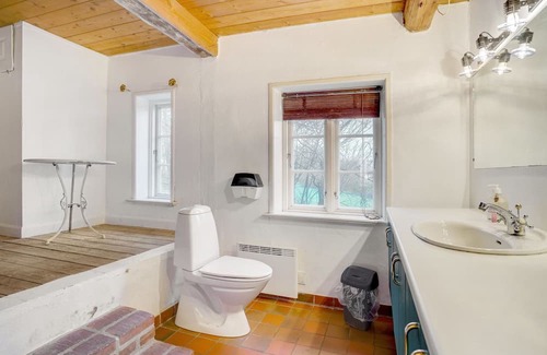 Hojer House | Experience "Evie" by Interhome: Lake View & Spa Retreat