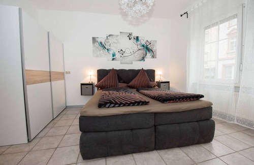 Zell Apartment | Apartment 'Stephansberg' with Private Terrace and Wi-Fi