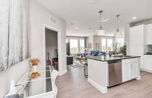Clear Lake Shores Apartment | Top-Rated Coastal Breeze Hotel Near Kemah Boardwalk