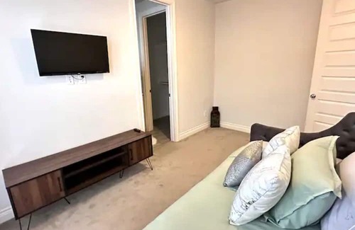Memorial House | Relaxing Hideaway in Houston with Pool & Spa Amenities
