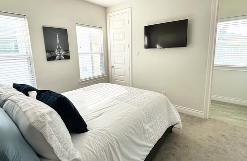 Memorial House | Relaxing Hideaway in Houston with Pool & Spa Amenities