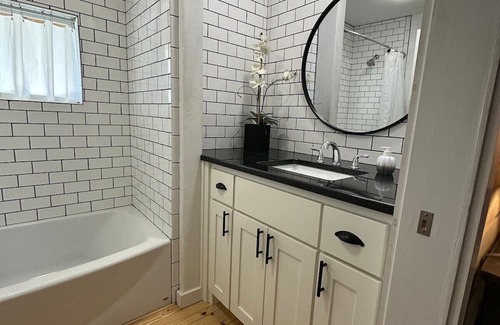 Longview House | Experience Acorn Cottage: Top-Rated with Spa & Hot Tub