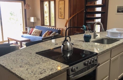 Wareham House | Tranquil Bayview Retreat: Your Private Oceanfront Escape