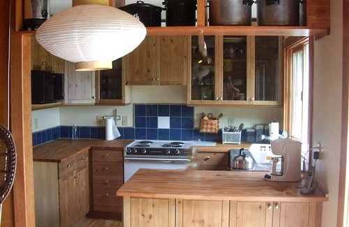 Wareham House | Tranquil Bayview Retreat: Your Private Oceanfront Escape