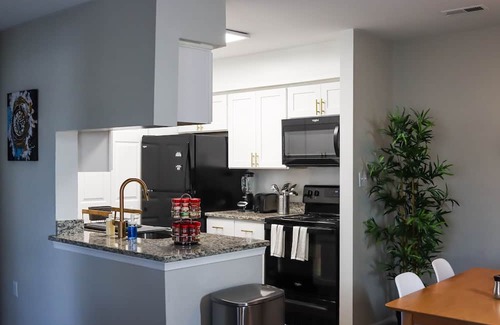 North Central Apartment | Elegant Apartment Just 10 Minutes from the Oceanfront