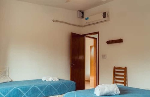 Alta Gracia Cabin | Cozy Duplex Madrid: Family & Pet-Friendly Retreat