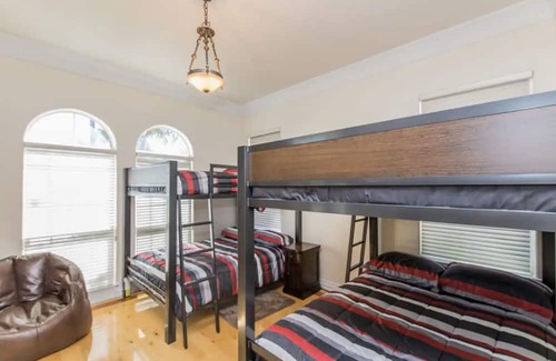 Elmhurst Heights House | Luxury Austin Villa W/ Pool and Downtown Views!