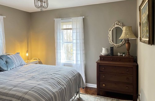 Brownsburg House | Brownsburg, Indiana Historic Home- Close to Lucas Oil track, dining, shopping!