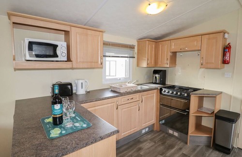 Llandrillo Cottage | Family-Friendly Berwyn View Holiday Home with Garden Retreat
