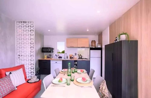 Les Ponts-de-Ce House | Family-Friendly Cabin at Camping Slow Village Loire Vallée