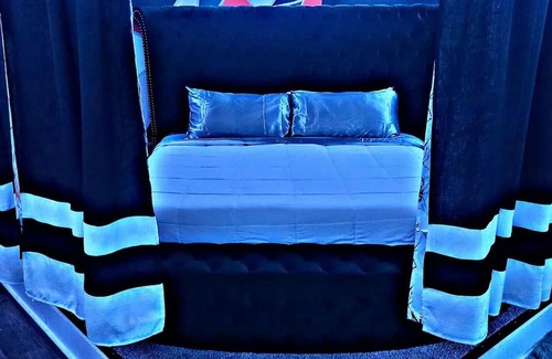 North Philadelphia Apartment | Guest Rated: Philadelphia's Kickback 2 Kingbed Studio Apt