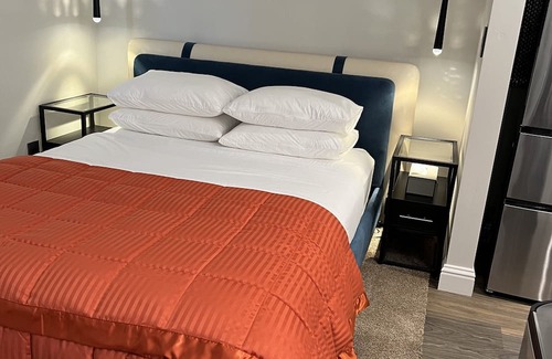 Modesto House | Modern Hotel in Central Location - Ideal for Extended Stays