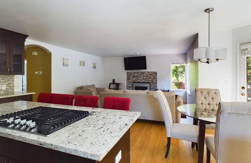 Kent House | Spacious 5BR Kent Retreat with Free Parking & Laundry