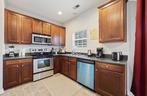 Durham House | Experience Blissful Comfort in Downtown Suncrest Ct