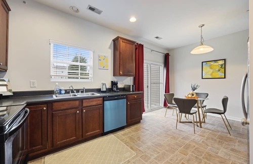 Durham House | Experience Blissful Comfort in Downtown Suncrest Ct