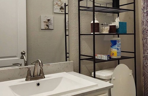 Weston House | Family-Friendly Retreat: Peaceful Whole House Getaway
