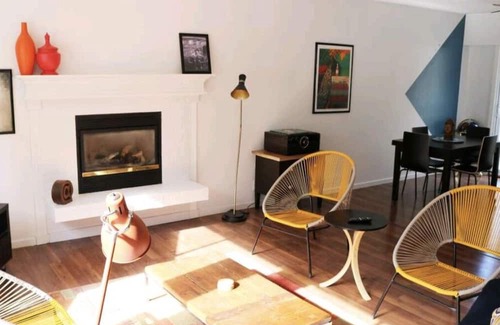 Squamish House | Comfortable Chief Mountain View Retreat with Family Amenities