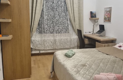 Langendreer-Alter Bahnhof Apartment | Convenient Apartment Near S-Bahn BO-TU DO for Families