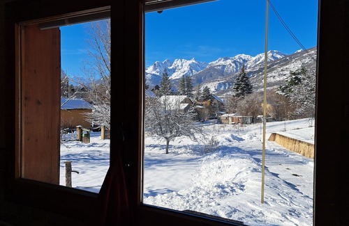 Villar-Saint-Pancrace Ski Chalet | Family-Friendly Maison with Garden & Fast Internet Access