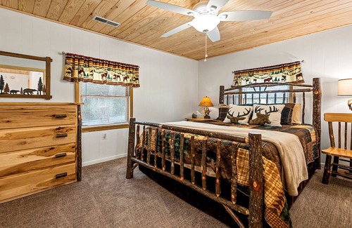 Maggie Valley Cabin | Inviting Creekside Retreat with Pool and Breakfast Included