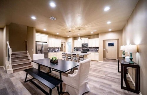Cushing House | Experience Fairway Greens: Top Rated with Family-Friendly Amenities