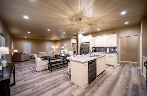 Cushing House | Experience Fairway Greens: Top Rated with Family-Friendly Amenities