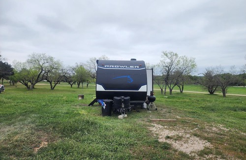 Burnet House | Charming RV Retreat Minutes from Town with Hot Tub & Spa