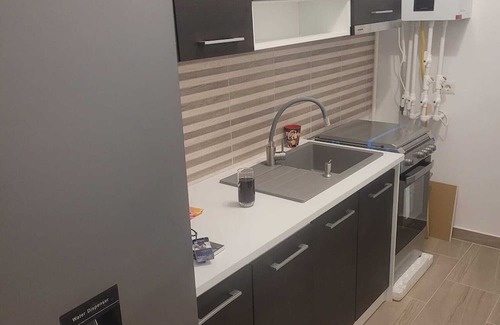 Chiajna Apartment | Pet-Friendly Garsoniera Residence Militari with Breakfast