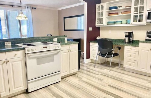 Acton House | Family-Friendly 3BR Home with Pool Table and Kitchen