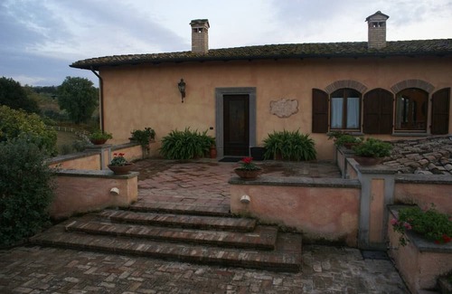 Poggio Catino Resort | Relax at Suite "Il Ballatoio" with Pool & Spa Amenities