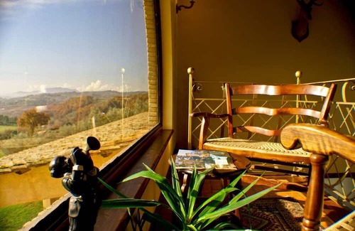 Poggio Catino Resort | Relax at Suite "Il Ballatoio" with Pool & Spa Amenities