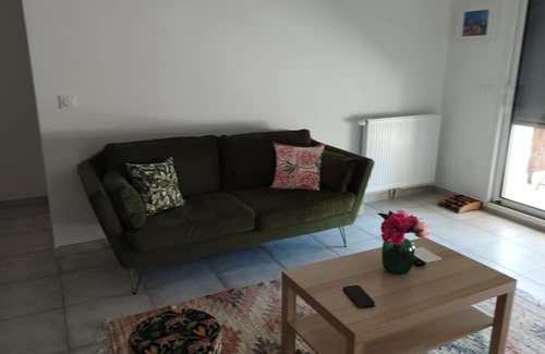 Estanove Apartment | Cozy and Serene 75 m² Retreat in Montpellier