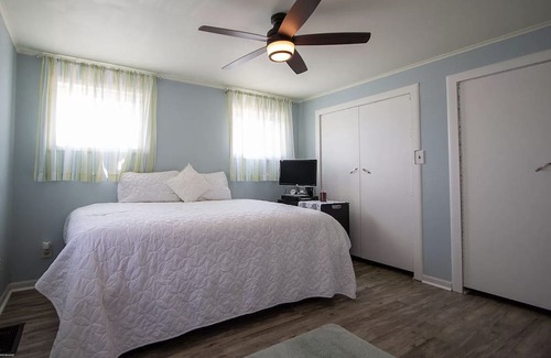 Kendall Cottage | Pet-Friendly Lakeside Cabin by Timber Ridge Ski Resort
