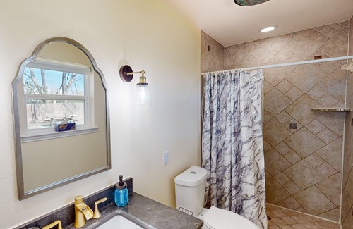 Denton House | Ideal Home With Yards & Prime Downtown Access