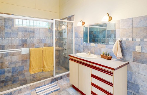 Nuevo Arenal House | Lakefront Retreat with Private Yard, WiFi & Family Amenities